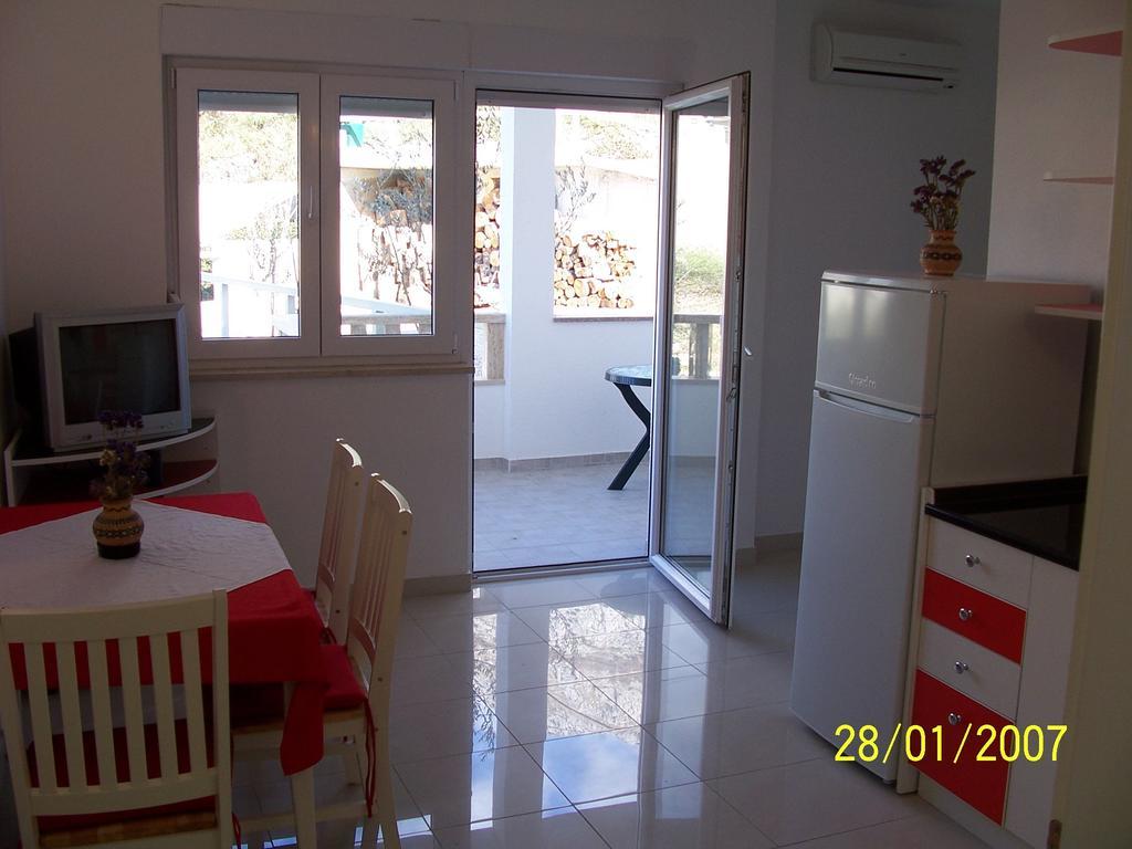 Apartments Perdijic Nemira Omiš Rom bilde