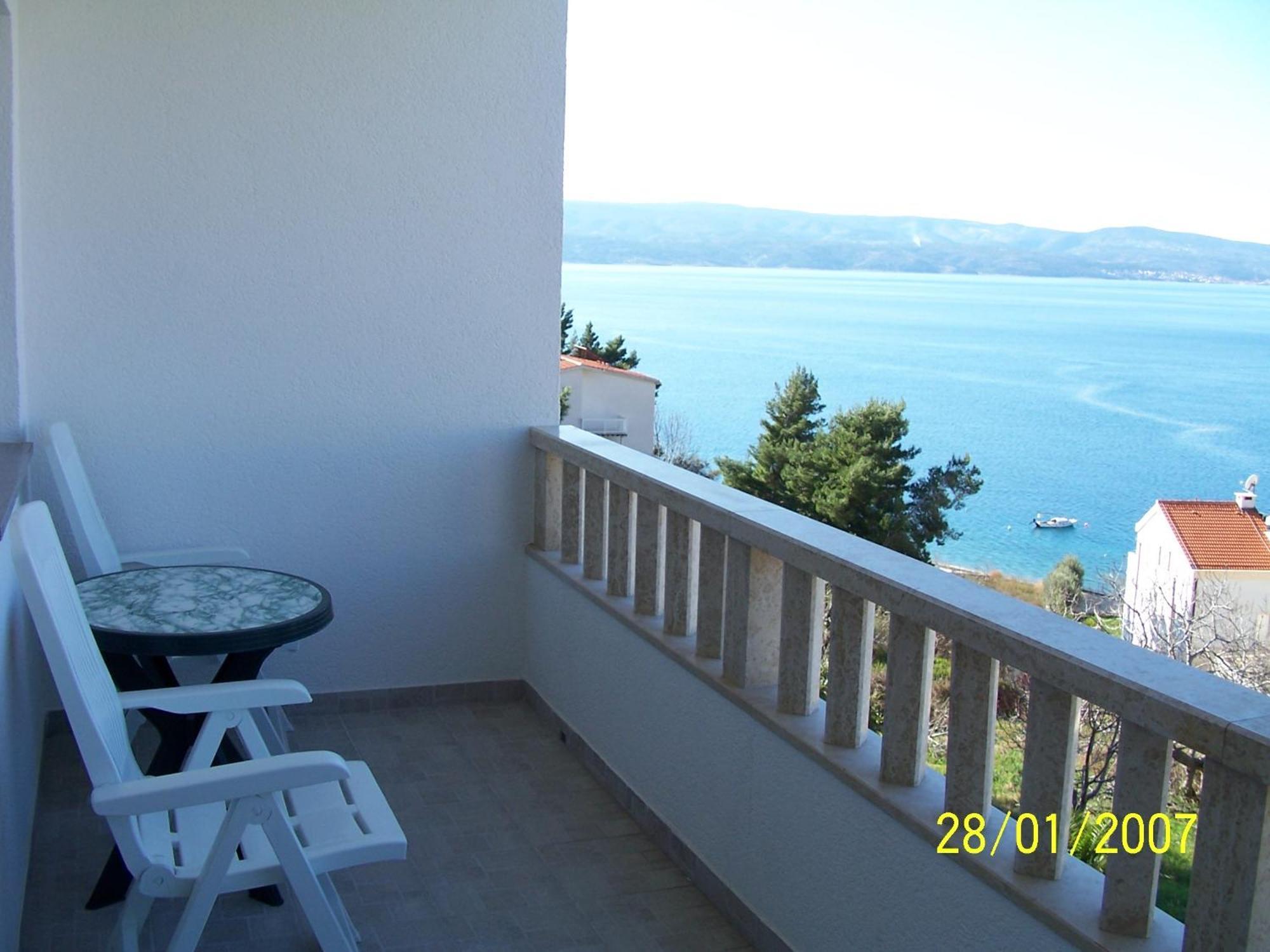 Apartments Perdijic Nemira Omiš Eksteriør bilde